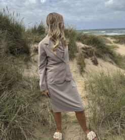 - NYHET PETIT Blazer-Taupe
