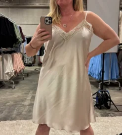Aurora long - Underdress med spets Beige