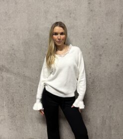 Clara sweater- white