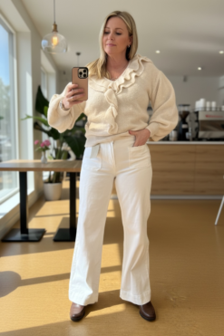 Elegant sweater Beige