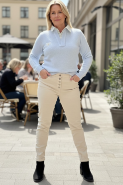 Nomi sweater