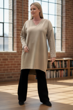Alessia dress- V neck Taupe/mullvad