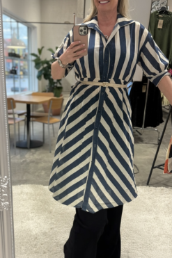 Mila dress blue/ offwhite