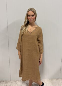Fanny Linendress Camel