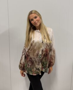 Lindsy skirt white (3 från vänster)