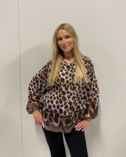 Linn skirt Leo (4 från vänster)