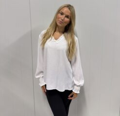 Vera V-neck White