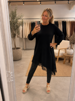 Sidelong dress black
