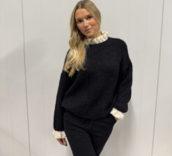 Milla Stickad tröja,  Black