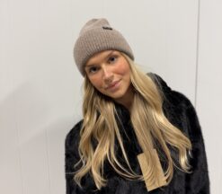 Gosig beanie mössa taupe